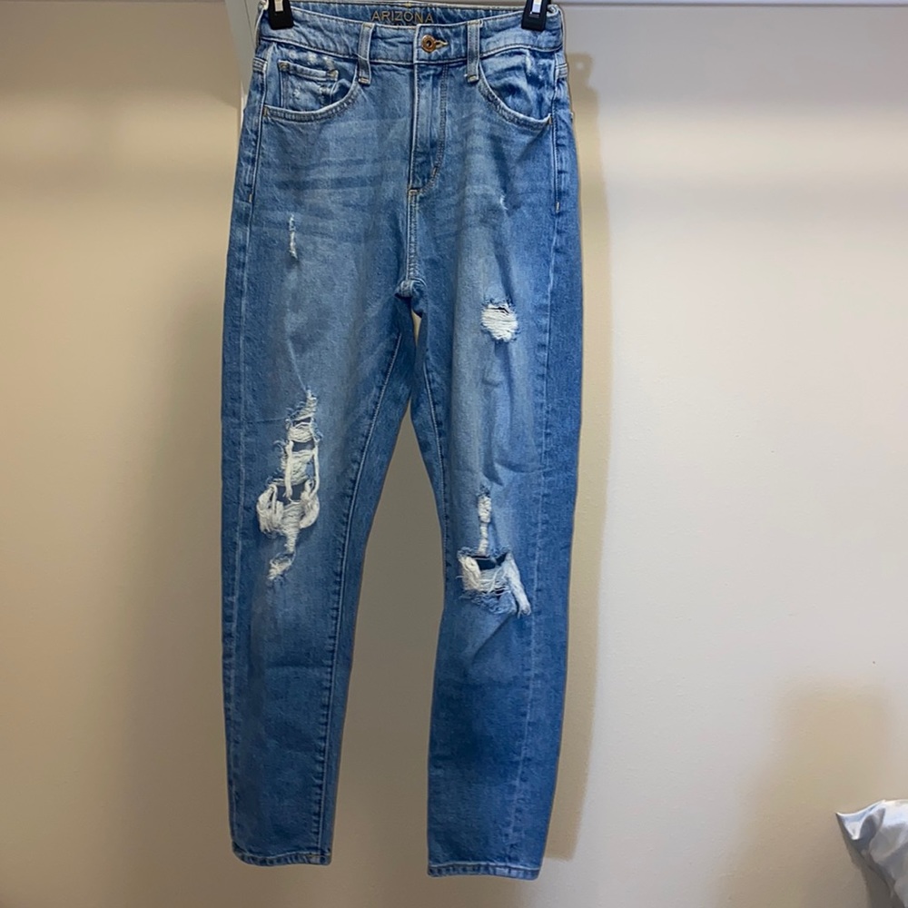 Arizona Jean CO. Light Blue Ripped Jeans